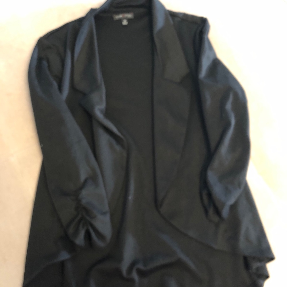 BUNDLE - tops - Picture 2 of 3